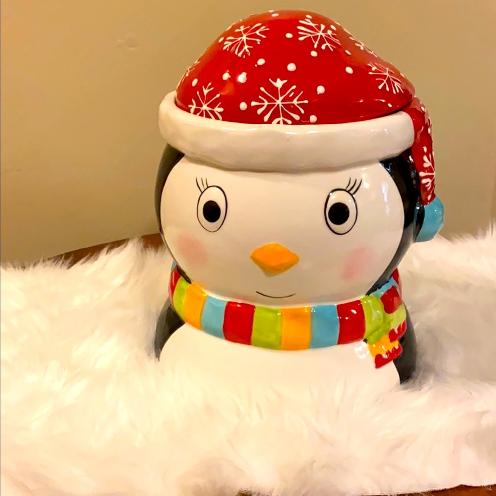 Real home penguin 🐧 cookie jar